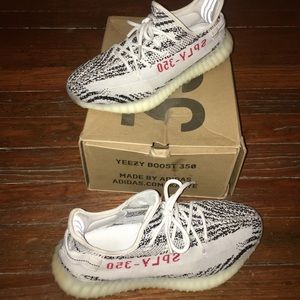 Yeezy Boost 350 v2 Zebra